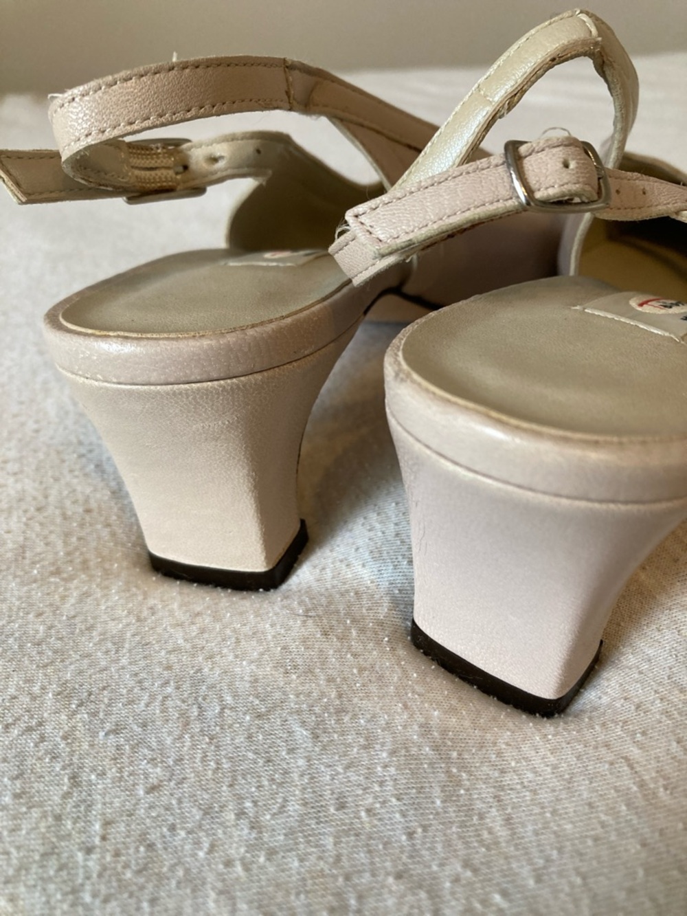 Vintage Talbots Cream Leather Slingback Heels Made in Italy - Picture 6 of 7